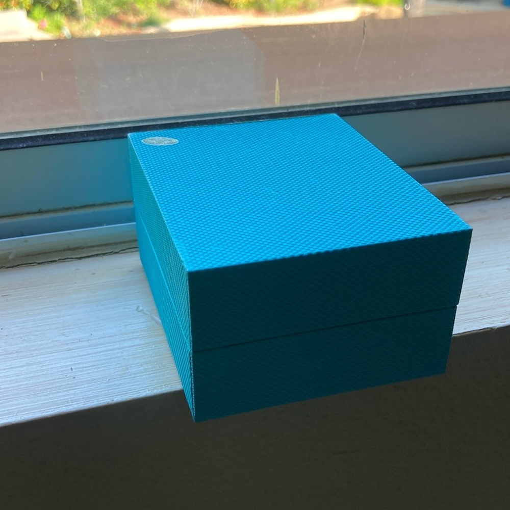 Sterling Silver Infinity Knot Pendant Necklace Moissanite center - Picture 4 of 5